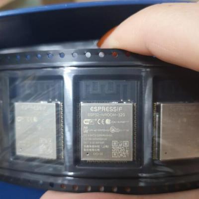 ESP32-WROOM-32D